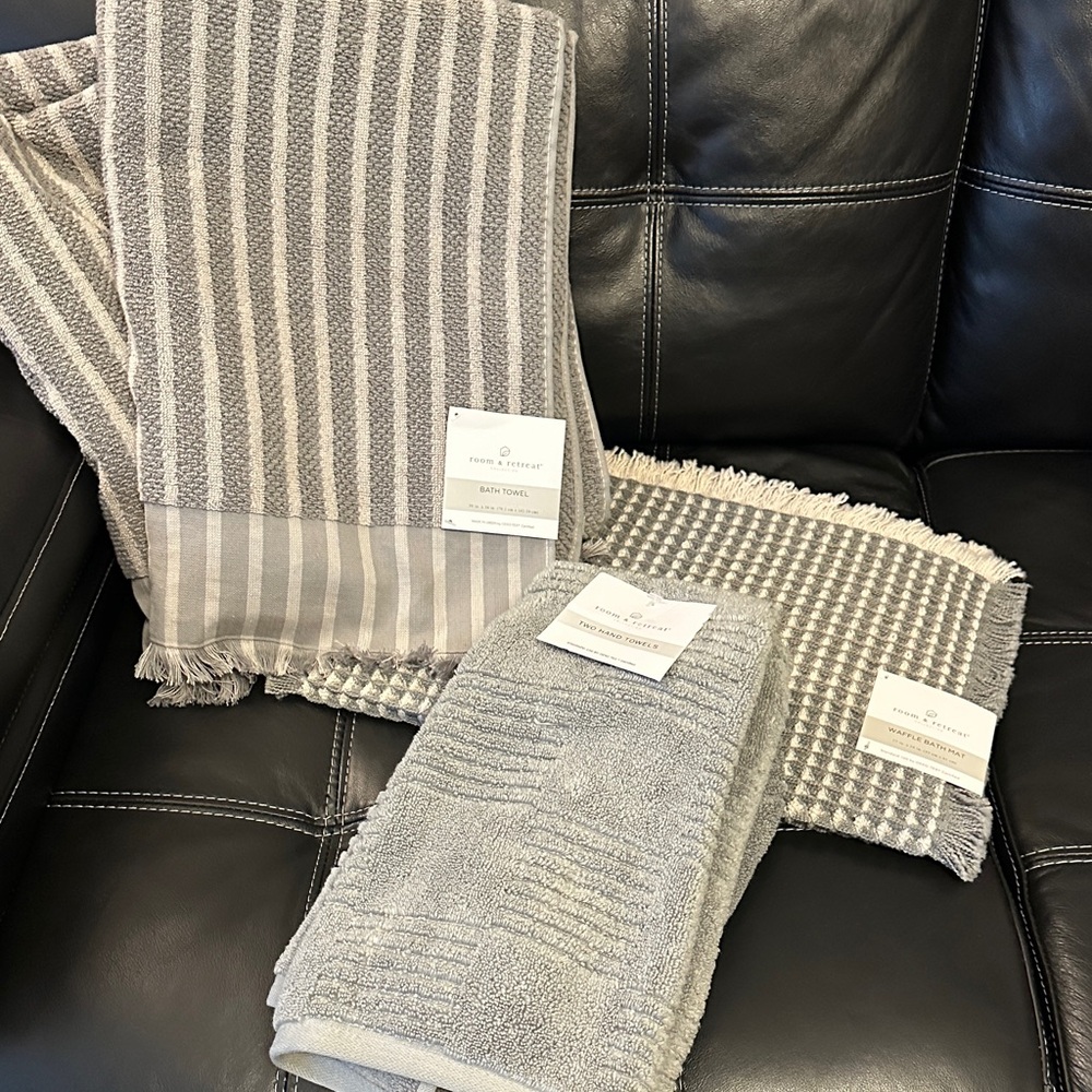 5 piece bundle, Gray and cream bathroom bundle.